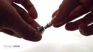 Le changement de résistance se fait sans problème. 5 résistances 1,8ohm sont fournies dans le pack eVod.