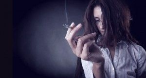 femme-tabac-cigarette