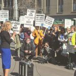 Australie : rassemblement de vapoteurs devant le parlement de Melbourne