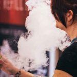 France : vapotage dans les lieux publics, un décret plutôt souple