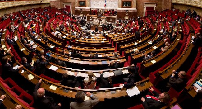 Non, il n'y a pas de taxe sur la vape dans le budget 2019 de la France