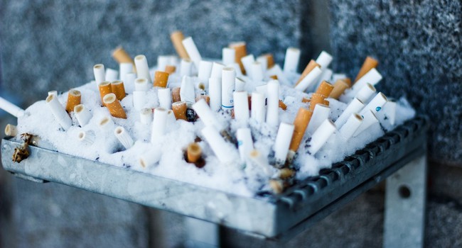 Mégots : le parlement Européen souhaite une prise en charge par les cigarettiers