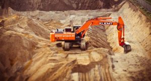 Creuser les fondations pour une vape de chantier