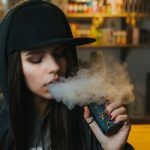 Royaume-Uni : une association demande que les vape shops soient reconnus comme commerces essentiels
