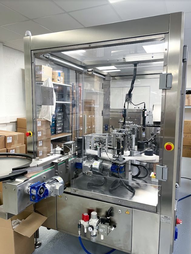 Machine pour fabriquer des e-liquides de cigarette électronique