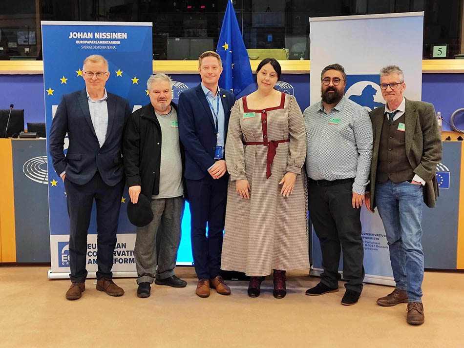 Participants à la table ronde du Parlement européen, Harm reduction – the road to a smoke free Europe
