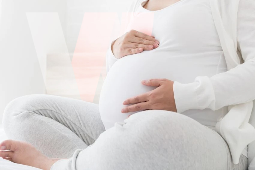 Une femme enceinte se demande si elle peut utiliser une cigarette électronique durant sa grossesse.