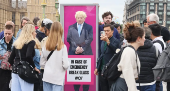 Royaume-Uni : un Boris Johnson géant pour défendre la cigarette électronique