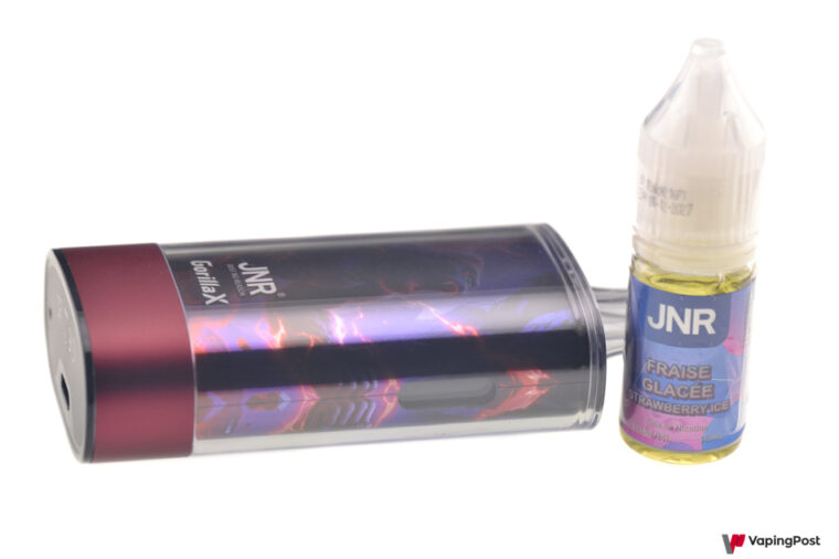 puff JNR et son flacon d'e-liquide